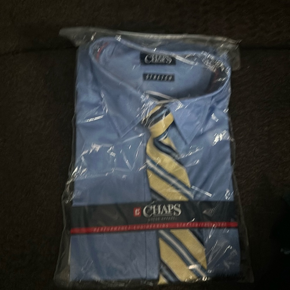 CHAPS. Long sleeve button up shirt with tie